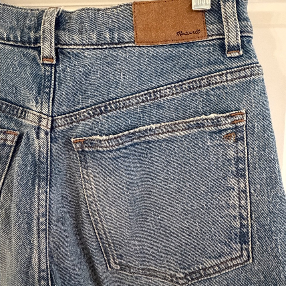LIKE NEW madewell 90s straight jeans size 26T (fit like 27T)